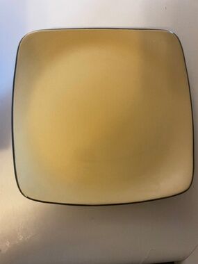Corral Hearthstone stoneware turmeric colored 11 1/2 in.² dinner plate
